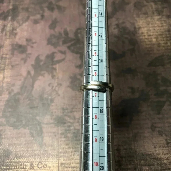 Vintage Gold Tone Wind Up Clock Ring Adjustable Size DOESNT WORK - Picture 4 of 5